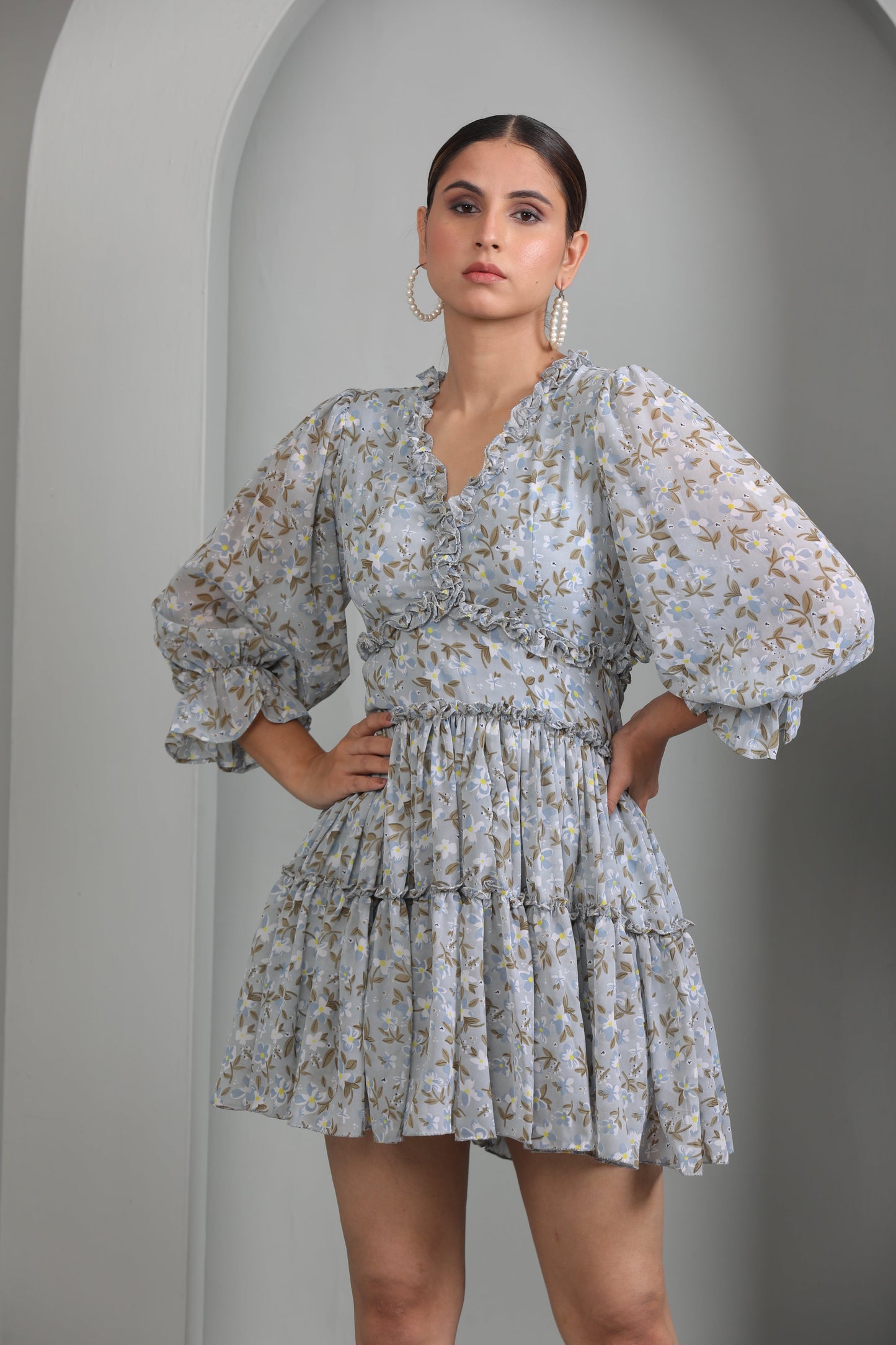 FLORAL BACK CUTOUT DRESS