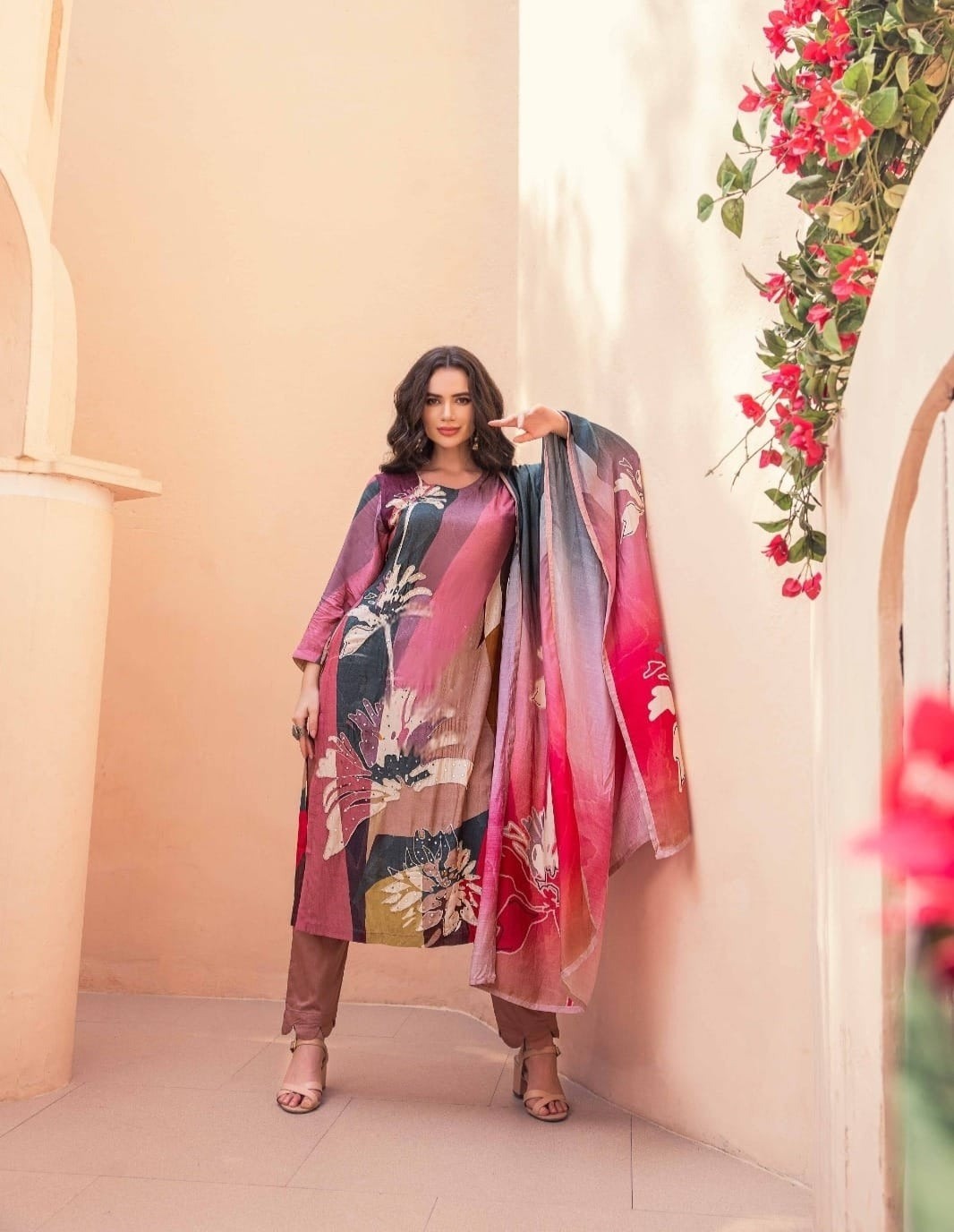 ONION PINK SUIT AM28